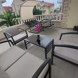 https://split-residence-kastela.hotels-in-trogir.com