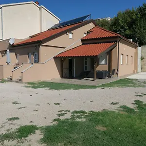 https://family-apartment.primorje-gorskikotar.com